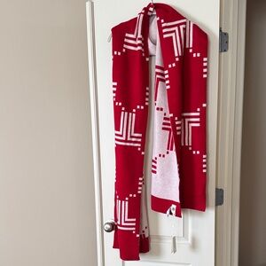 Tory Sport Red and Cream Geometric Reversible Scarf…NEW w tags